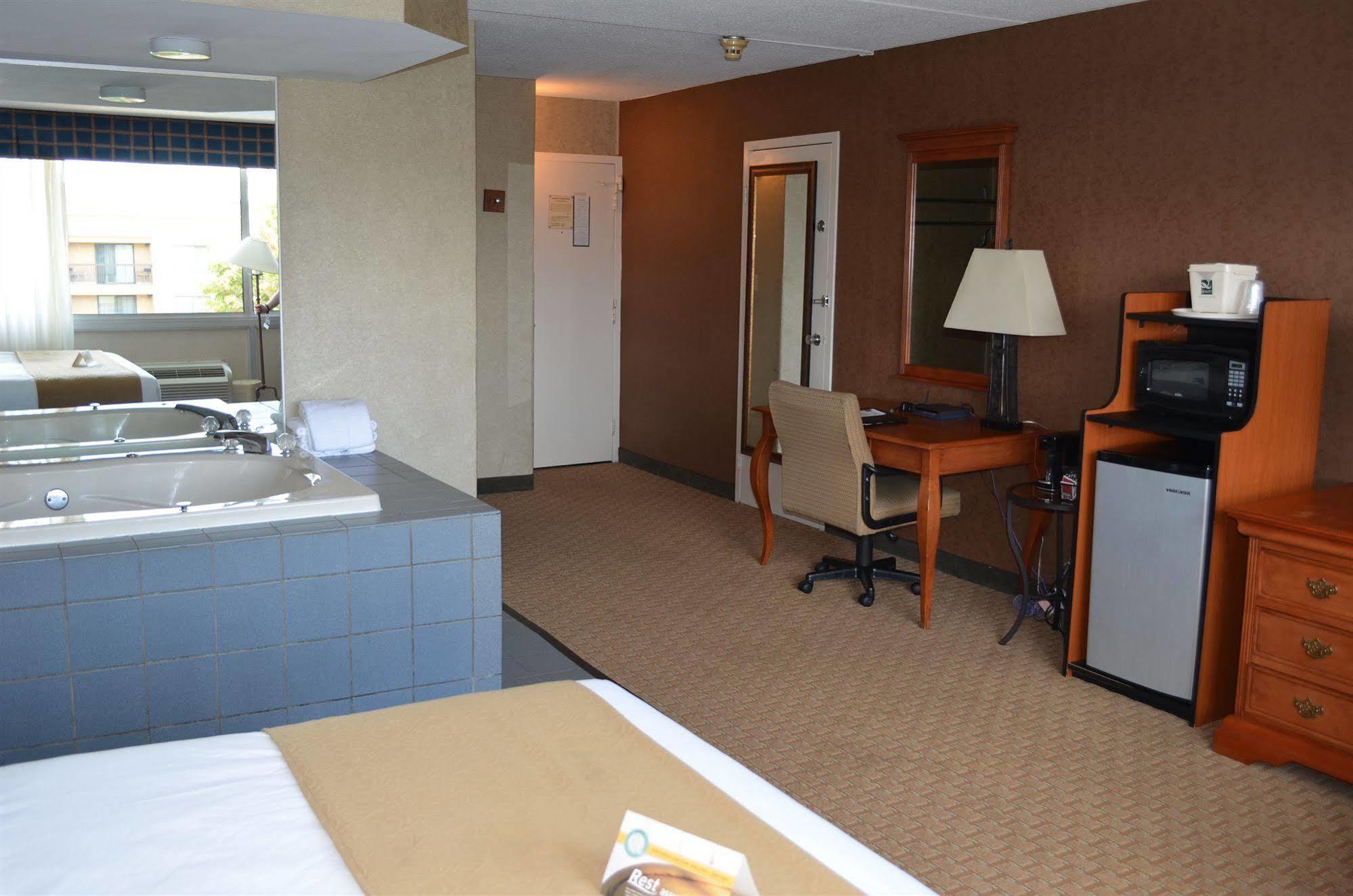 Quality Inn Beckley Eksteriør billede